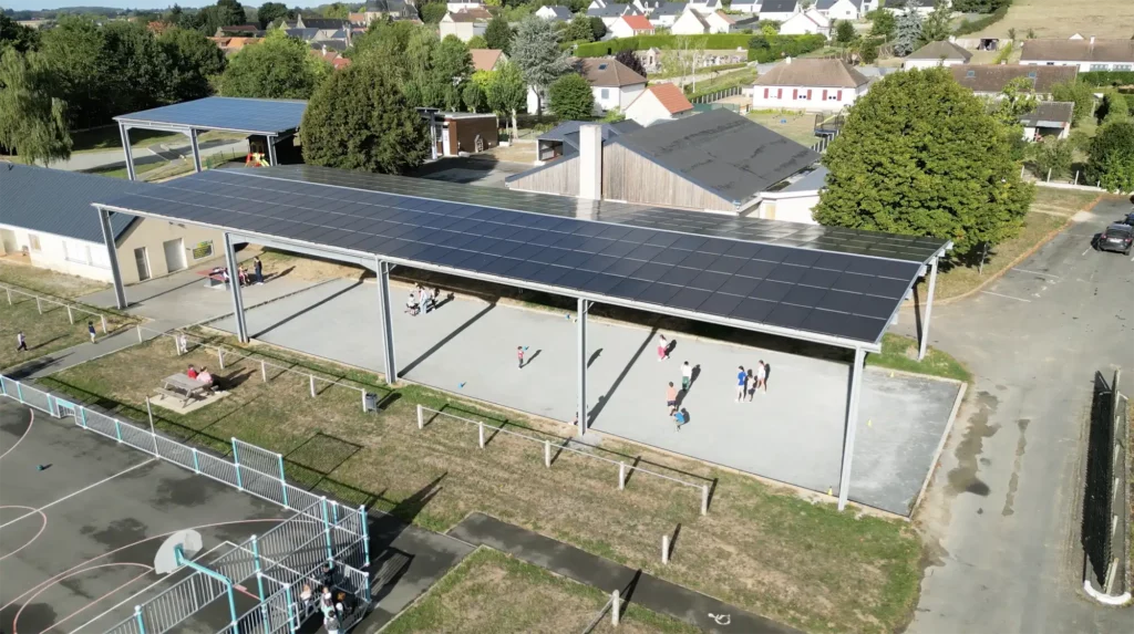 Lavardin – Ombrières Photovoltaïques Installées par Ses You Sun | Vue Drone par Thomas Crabot
